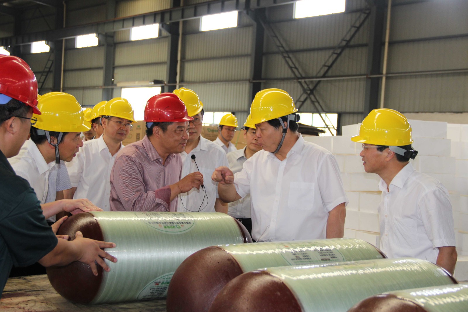 The deputy governor of Anhui Province and his delegation visited our company to inspect and guide the work